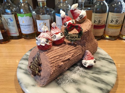 BAR fishbornのクリスマスケーキと言えばブッシュドノエル。