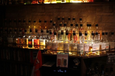 連日、大鋸屑まみれです。