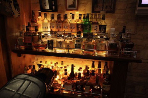 酒屋 fishbornとBAR fishbornの本日の営業のご案内です。