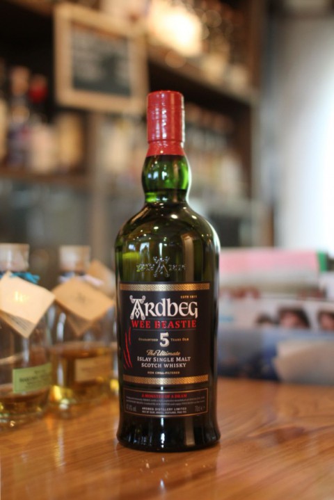 新入荷です「アードベッグ ウィー・ビースティー5年」