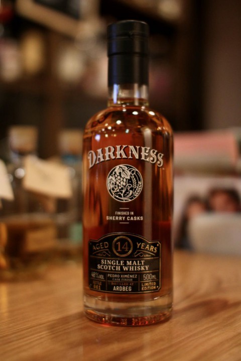 新入荷です「ウイスク・イー アードベッグ 2005 14年 ダークネス」