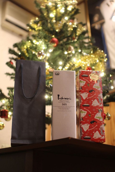 イチローズモルト505限定クリスマスラッピングサービス致します。