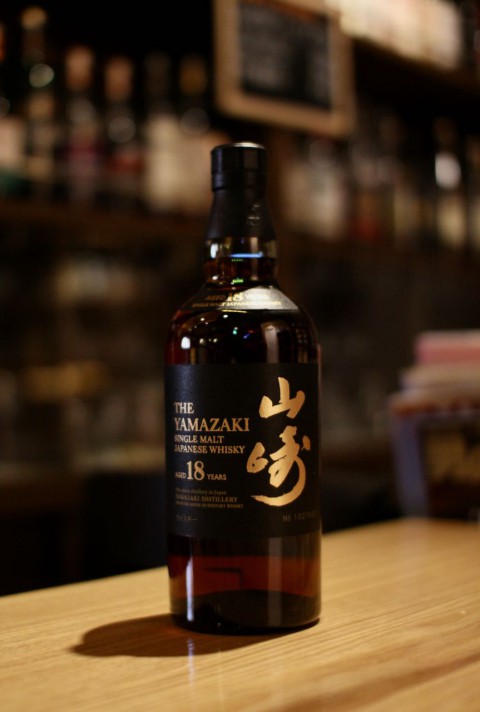 新入荷です「サントリー シングルモルト山崎18年 新ラベル」