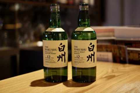 白州12年新旧ラベルも面白いですよ。