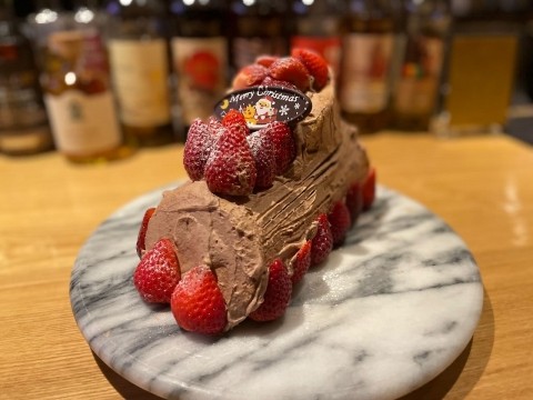 今年も作りました当店クリスマス名物のブッシュドノエルです。