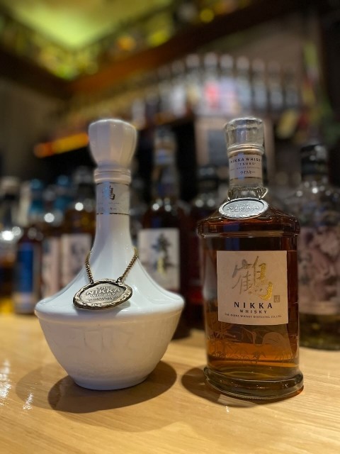 昨夜、鶴ノンエイジの陶器ボトルが空いてしまいました。