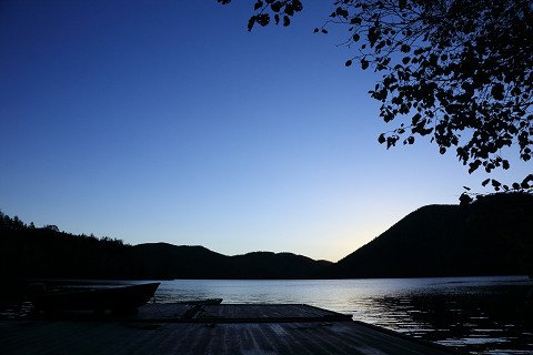 湖畔の朝・・・