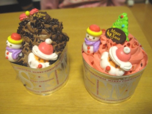 クリスマスカップケーキ