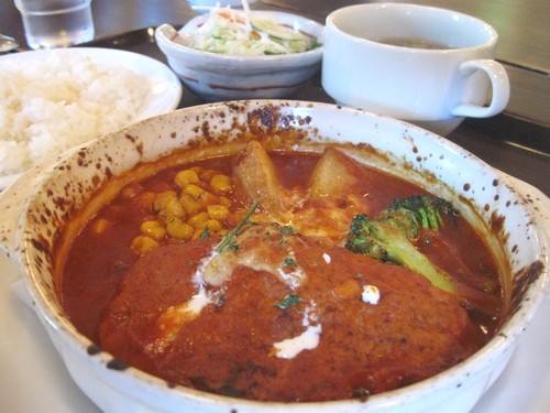 煮込みハンバーグ