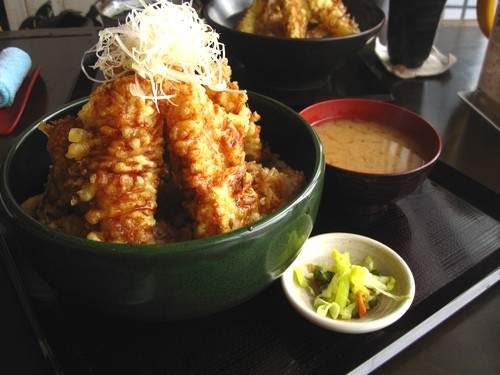 豚天丼大盛りは超ド級