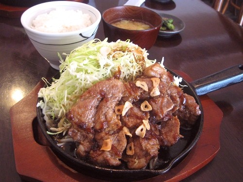 特大トンテキ定食(らくとん亭)
