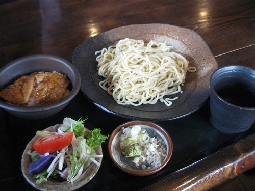 自家製地粉無かん水中華麺の和風つけ麺セット