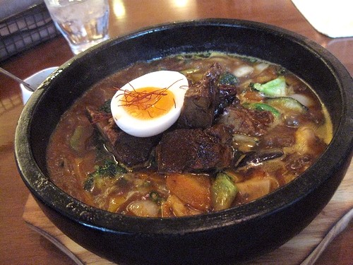 豚角煮の地獄スープカレーうどん