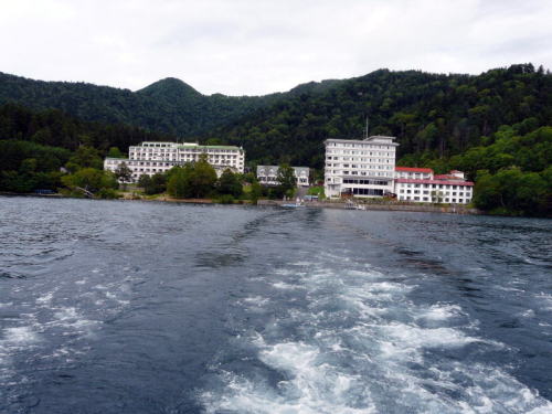 然別湖で遊覧船に・・・