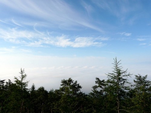 快晴の然別湖は唇山に・・