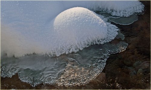 ぬかびら源泉郷・氷とフロストフラワーの造形