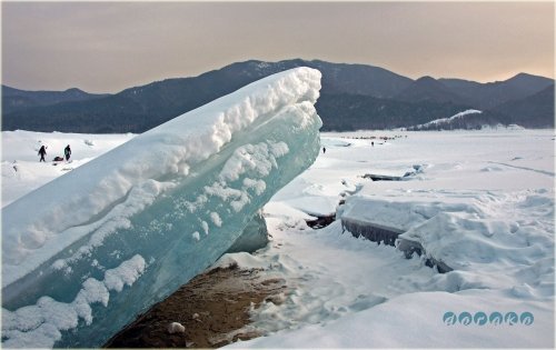 糠平の巨大氷と宝石のような氷