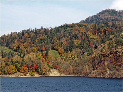 紅葉の糠平、三股、置戸湖へ・・