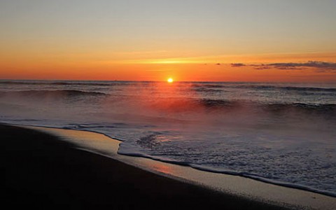 尺別の海の日の出