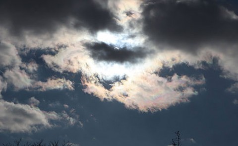 冬空の彩雲と氷の造形