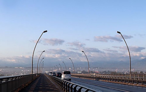 朝霧の撮影はすずらん大橋から