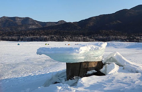 糠平湖冬の風物詩キノコ氷