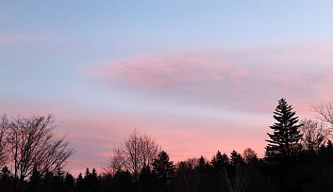 糠平の朝焼けと彩雲