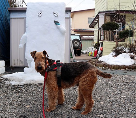 お隣の雪像とエル