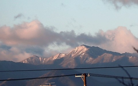 ついに白くなった山