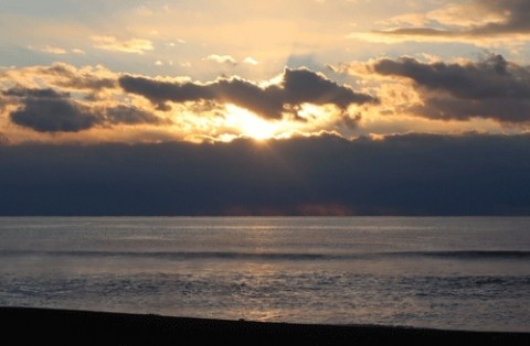 初日の出は尺別の海
