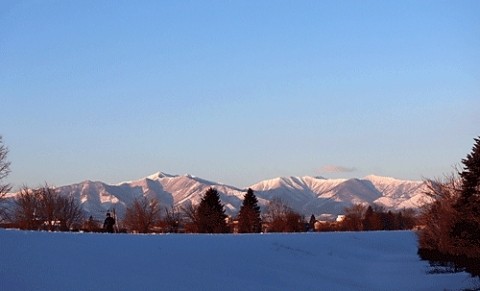 山の稜線がクッキリ