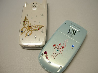 携帯にラインスト－ンを使ってデコ