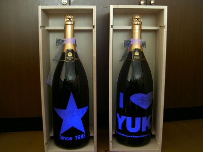 光るエッチングボトル