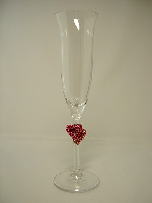 ハートがモチーフのシャンパングラス