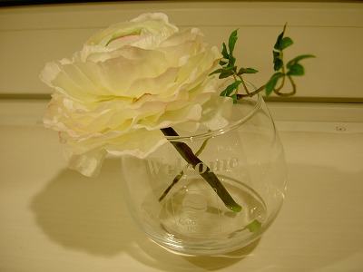 ユラユラと揺れるタンブラーに咲くお花♪