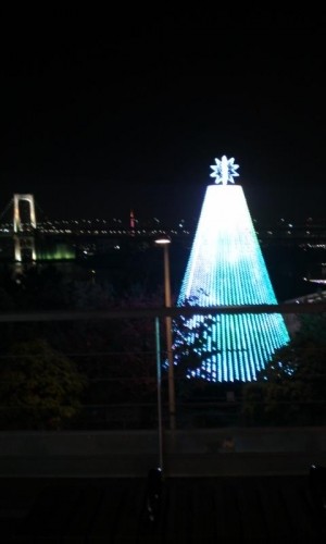 サスガ東京!有名人だらけです(^_^;)