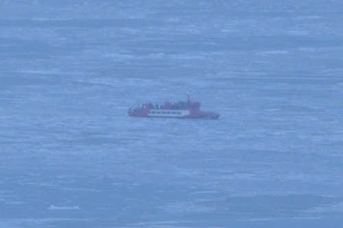 ２月１６日　紋別市　スカイタワーから見た流氷とガリンコ号