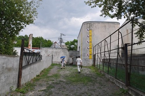 ７月１３日　旭山動物園　旧総合動物舎のキリン展示場・寝室公開中