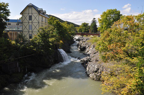 4日前ですが・・・9月17日　滝上町　錦仙峡の紅葉と、森林鉄道跡