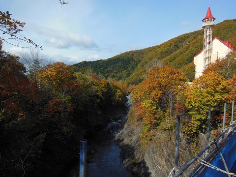 10月8日　滝上町　滝上と西興部の紅葉を巡るツアーのお手伝いへ