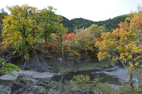 10月5日　滝上町　今日の渚滑川渓谷遊歩道錦仙峡2018・・・1