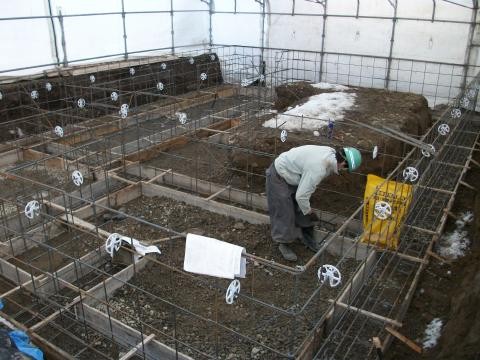 雪にも冬の寒さにも負けずにコンパクトハウス建築中