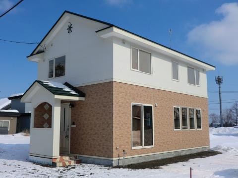 収納たっぷりの３LDK２階建てコンパクトハウス、今度の土日公開です。