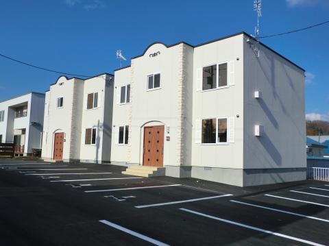 新得町でアパート2棟が完成しました。週末、公開します。