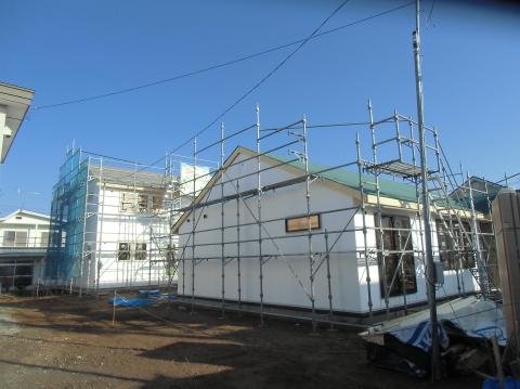 別棟2世帯のコンパクトハウス施工中
