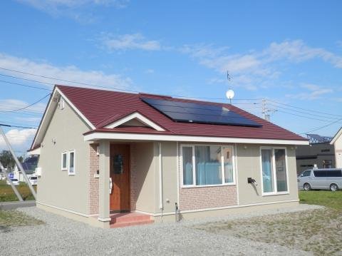コンパクトハウス平屋25坪と太陽光発電とペレットストーブ