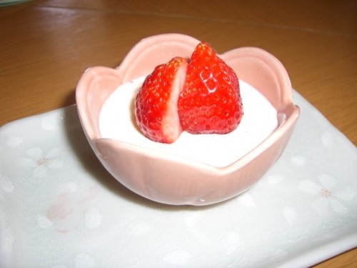 春の訪れ 「菜の花」と「あまおう」
