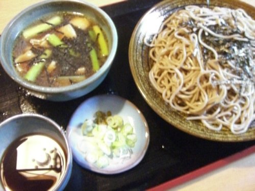 蕎麦人 お勧めの 温かい汁にくぐらせる つけ麺タイプのせいろ日和