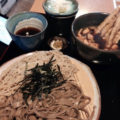 大人気!!新感覚のお蕎麦 平打蕎麦 とろろ・カレー系で