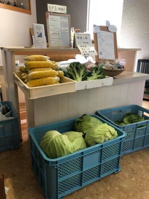 夢の共演 グローサラントもどき 「野菜売り場と飲食店の融合」